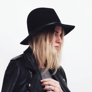 Janessa Leone Vera Hat in Black Size Small